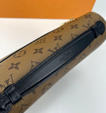 Load image into Gallery viewer, Louis Vuitton pochette metis in monogram reverse canvas