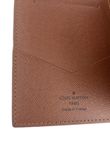Load image into Gallery viewer, Louis Vuitton passport cover