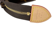 Load image into Gallery viewer, Louis Vuitton toiletry 26