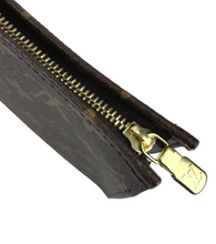 Load image into Gallery viewer, Louis Vuitton toiletry 26