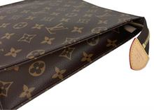 Load image into Gallery viewer, Louis Vuitton toiletry 26