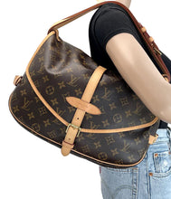 Load image into Gallery viewer, Louis Vuitton Saumur GM 35
