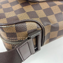 Load image into Gallery viewer, Louis Vutton olav PM crossbody