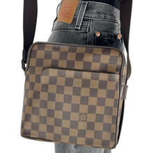 Load image into Gallery viewer, Louis Vutton olav PM crossbody