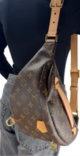 Load image into Gallery viewer, Louis Vuitton bumbag in monogram