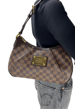 Load image into Gallery viewer, Louis Vuitton Thames GM