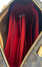 Load image into Gallery viewer, Louis Vuitton speedy 25 in monogram