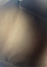 Load image into Gallery viewer, Louis Vuitton speedy 25 in monogram