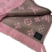 Load image into Gallery viewer, Louis Vuitton logomania shine scarf in pink