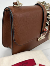 Load image into Gallery viewer, Valentino glam lock medium in tan