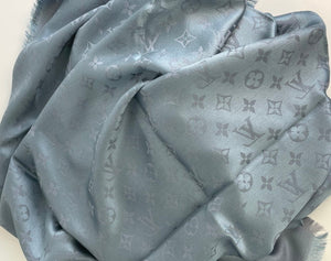 Louis Vuitton monogram shawl in anthracite