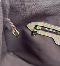 Load image into Gallery viewer, Louis Vuitton batignolles vertical