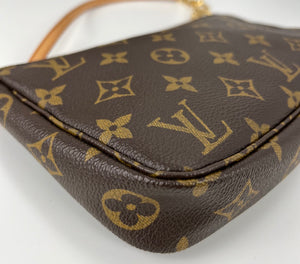 Louis Vuitton pochette accessories in monogram and key ring