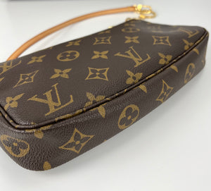 Louis Vuitton pochette accessories in monogram and key ring