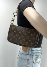 Load image into Gallery viewer, Louis Vuitton pochette accessories in monogram and key ring