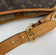 Load image into Gallery viewer, Louis Vuitton galliera PM