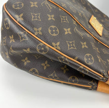 Load image into Gallery viewer, Louis Vuitton galliera PM