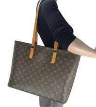 Load image into Gallery viewer, Louis Vuitton Luco tote