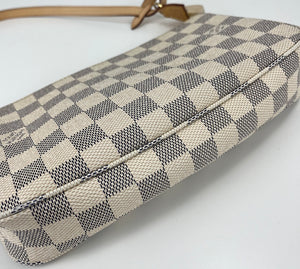 Louis Vuitton pochette accessories in damier azur canvas