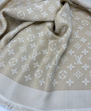 Load image into Gallery viewer, Louis Vuitton shine shawl white/gold