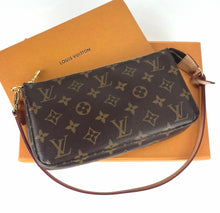 Load image into Gallery viewer, Louis Vuitton pochette accessories in monogram