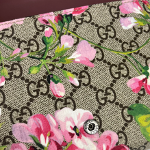 Load image into Gallery viewer, Gucci supreme  dionysus blooms wallet on chain