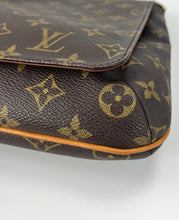 Load image into Gallery viewer, Louis Vuitton musette salsa in monogram