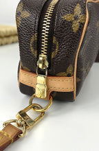 Load image into Gallery viewer, Louis Vuitton mini wapity wristlet