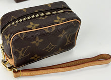 Load image into Gallery viewer, Louis Vuitton mini wapity wristlet