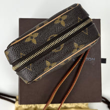 Load image into Gallery viewer, Louis Vuitton mini wapity wristlet