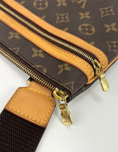 Load image into Gallery viewer, Louis Vuitton pochette bosphore monogram