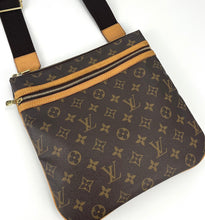 Load image into Gallery viewer, Louis Vuitton pochette bosphore monogram