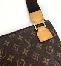 Load image into Gallery viewer, Louis Vuitton pochette bosphore monogram