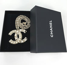 Load image into Gallery viewer, Chanel CC large necklace