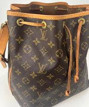 Load image into Gallery viewer, Louis Vuitton petit noé in monogram canvas