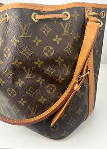 Louis Vuitton petit noé in monogram canvas