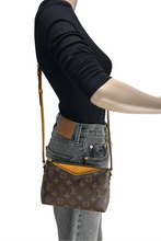 Load image into Gallery viewer, Louis Vuitton Pallas clutch shoulder bag