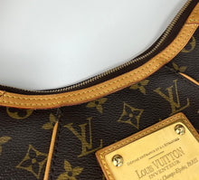 Load image into Gallery viewer, Louis Vuitton Thames pm in monogram