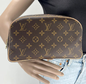 Louis Vuitton toiletry 25 in monogram canvas