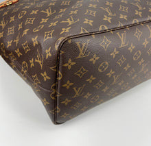 Load image into Gallery viewer, Louis Vuitton neverfull GM in monogram