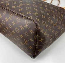 Load image into Gallery viewer, Louis Vuitton neverfull GM in monogram