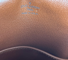 Load image into Gallery viewer, Louis Vuitton sac Danube in monogram