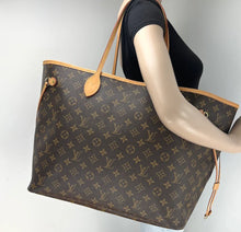 Load image into Gallery viewer, Louis Vuitton neverfull GM in monogram