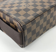 Load image into Gallery viewer, Louis Vuitton Olav PM in damier