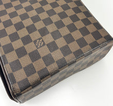 Load image into Gallery viewer, Louis Vuitton Olav PM in damier