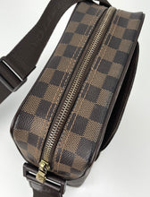 Load image into Gallery viewer, Louis Vuitton Olav PM in damier