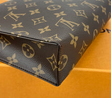 Load image into Gallery viewer, Louis Vuitton toiletry 26 with insert