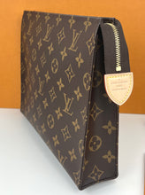 Load image into Gallery viewer, Louis Vuitton toiletry 26 with insert