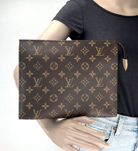 Load image into Gallery viewer, Louis Vuitton toiletry 26 with insert