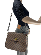 Load image into Gallery viewer, Louis Vuitton besace rosebery in damier ebene
